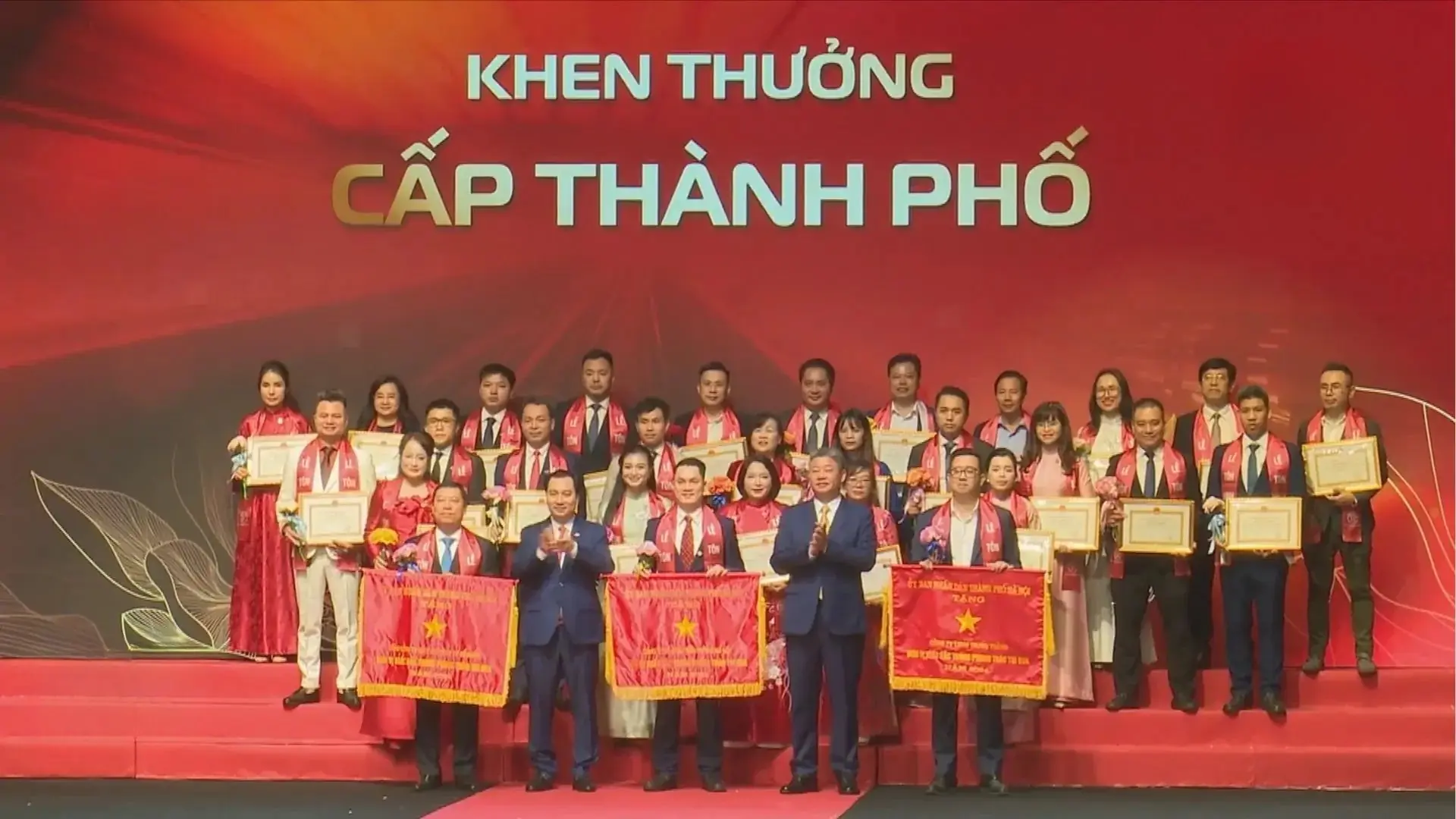 Tôn vinh hơn 100 doanh nhân, doanh nghiệp Thăng Long tiêu biểu